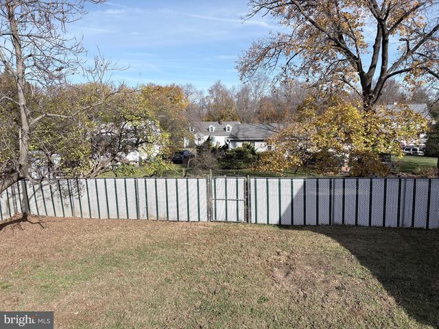 11 LINCOLN AVE, Ivyland, PA 18974