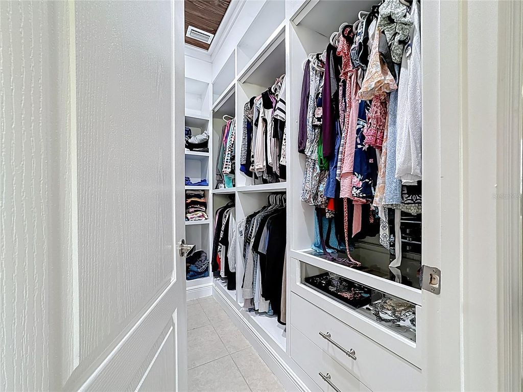 Image 33 of property listing at 13462 OLD CREEK COURT, Parrish, FL 34219