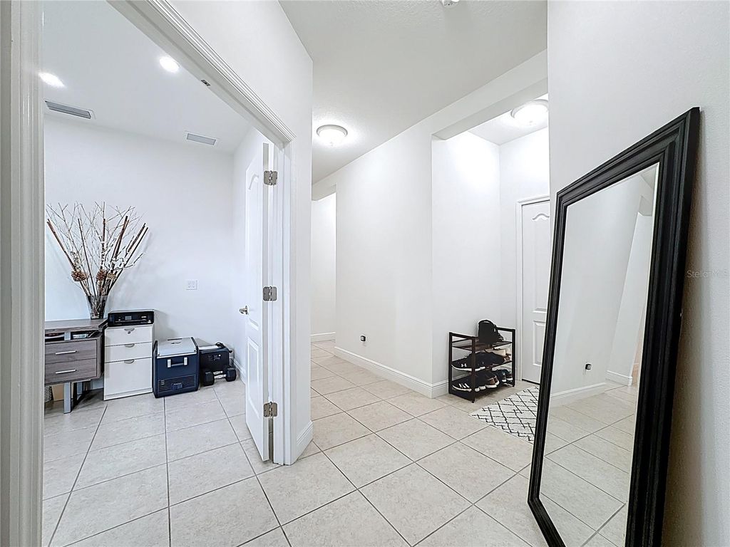 Image 8 of property listing at 13462 OLD CREEK COURT, Parrish, FL 34219