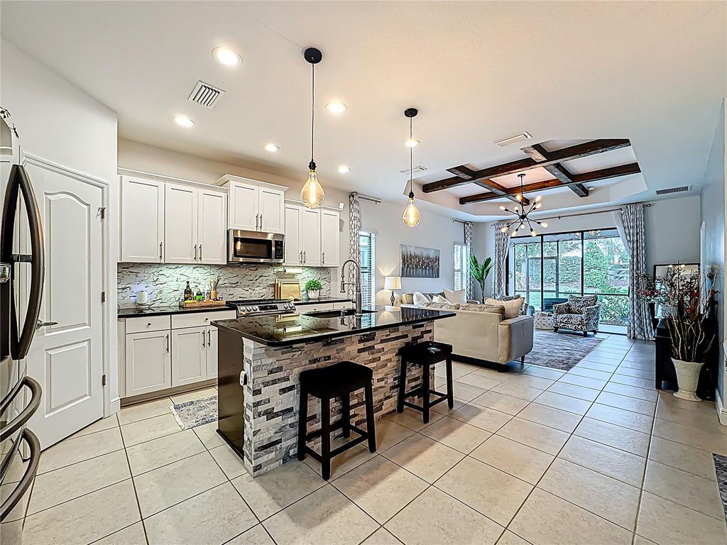 Image 10 of property listing at 13462 OLD CREEK COURT, Parrish, FL 34219