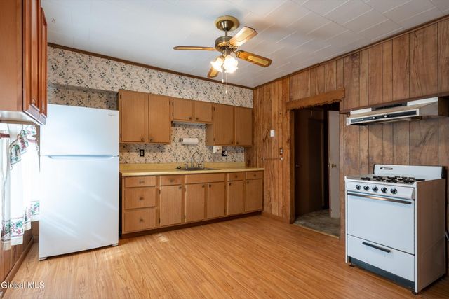 14 Lilac Lane, Troy, NY 12180