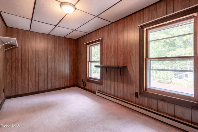 14 Lilac Lane, Troy, NY 12180