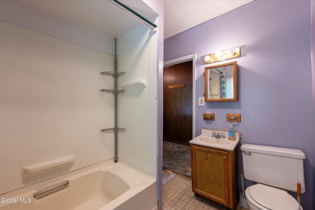 14 Lilac Lane, Troy, NY 12180