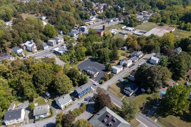 14 Lilac Lane, Troy, NY 12180