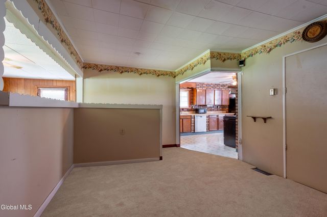 14 Lilac Lane, Troy, NY 12180