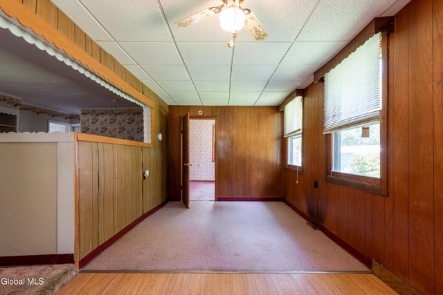 14 Lilac Lane, Troy, NY 12180