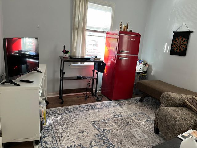 4050 Regent Avenue N, Robbinsdale, MN 55422