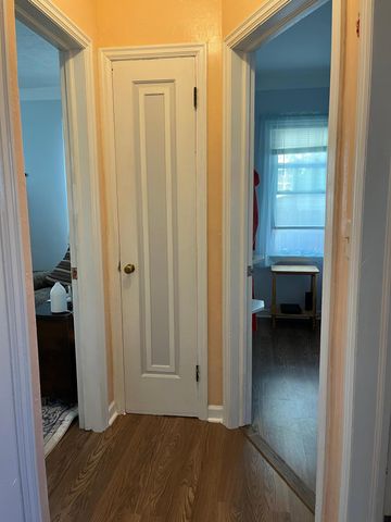 4050 Regent Avenue N, Robbinsdale, MN 55422
