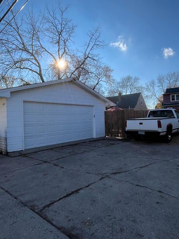 4050 Regent Avenue N, Robbinsdale, MN 55422