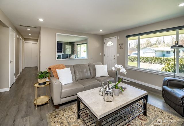 1627 S Verde Street, Tacoma, WA 98405