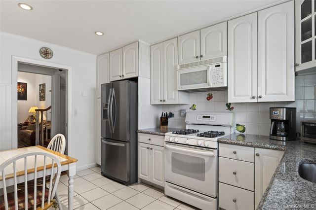 25 Frederick Lane, Scarsdale, NY 10583