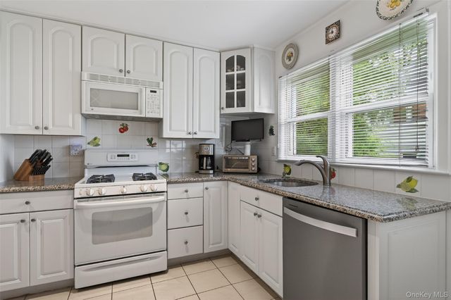 25 Frederick Lane, Scarsdale, NY 10583