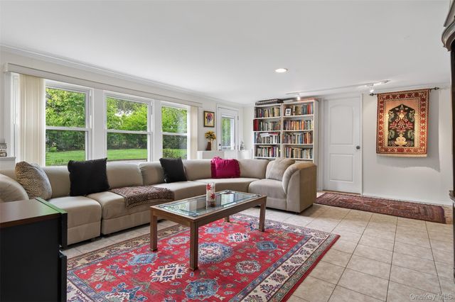 25 Frederick Lane, Scarsdale, NY 10583