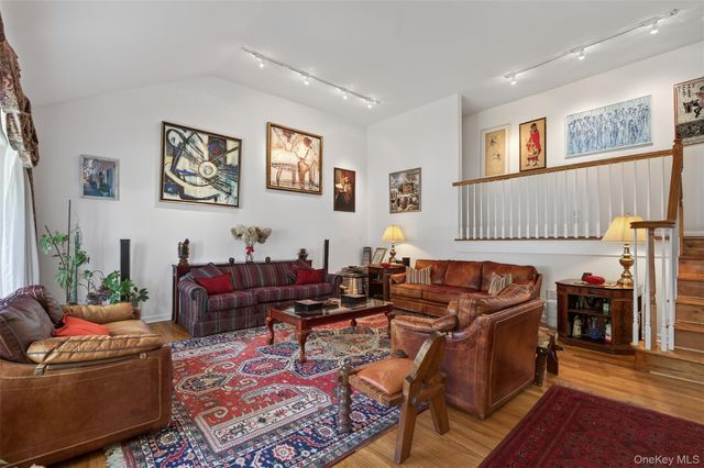25 Frederick Lane, Scarsdale, NY 10583