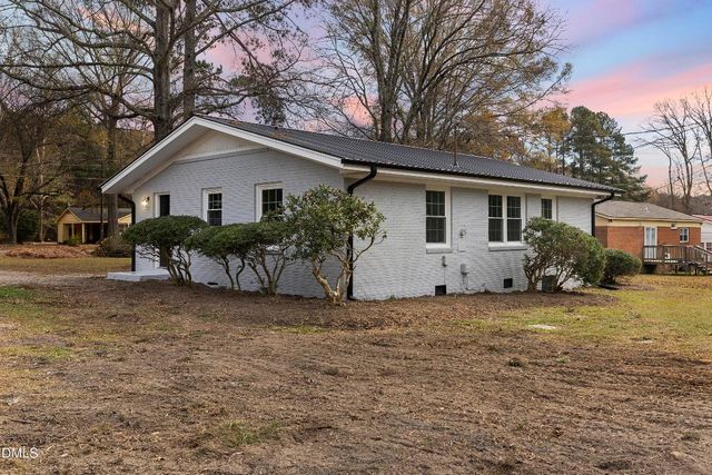 2806 Kendale Drive, Sanford, NC 27332