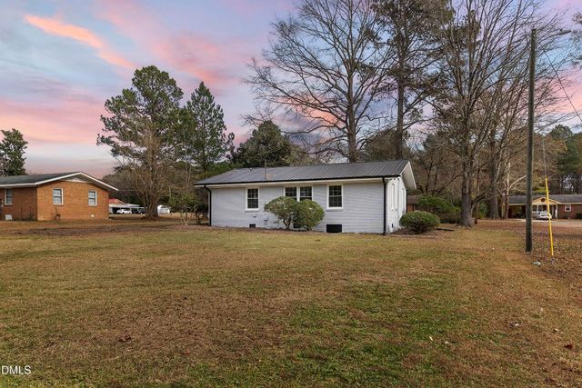 2806 Kendale Drive, Sanford, NC 27332