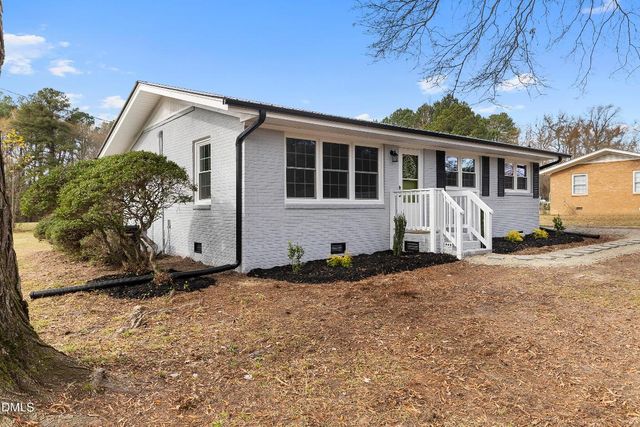 2806 Kendale Drive, Sanford, NC 27332