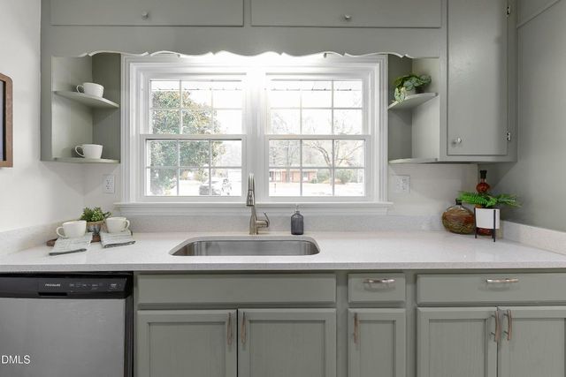 2806 Kendale Drive, Sanford, NC 27332