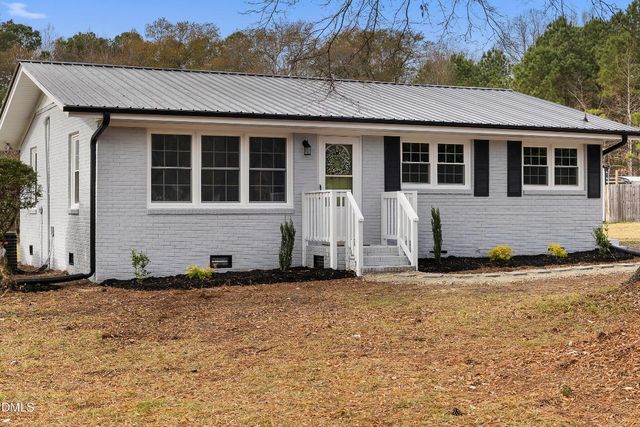 2806 Kendale Drive, Sanford, NC 27332