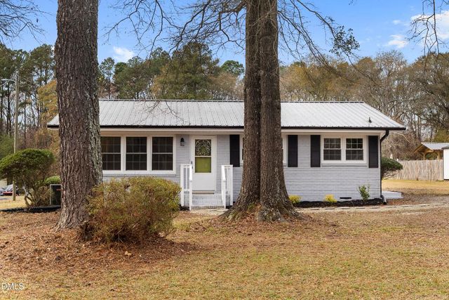 2806 Kendale Drive, Sanford, NC 27332