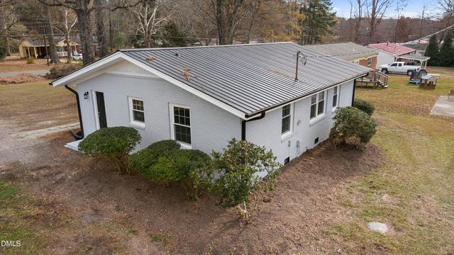 2806 Kendale Drive, Sanford, NC 27332