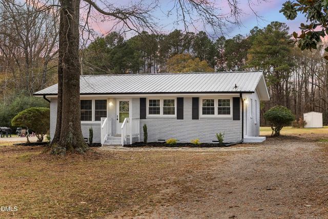 2806 Kendale Drive, Sanford, NC 27332