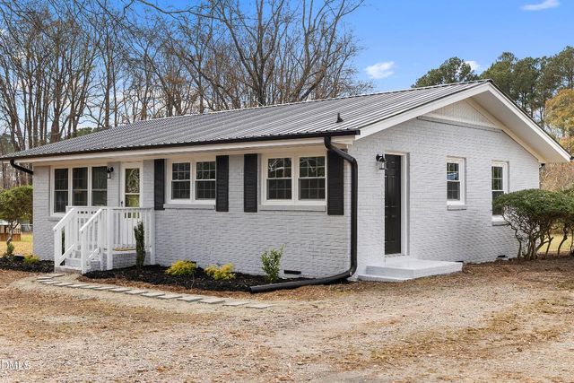 2806 Kendale Drive, Sanford, NC 27332