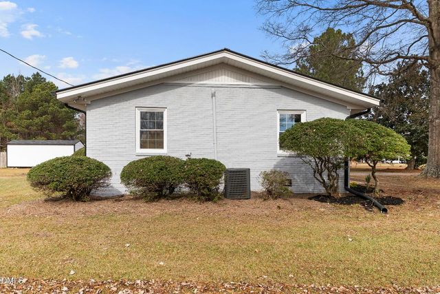 2806 Kendale Drive, Sanford, NC 27332