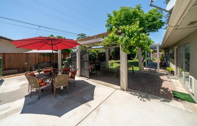 1745 W San Madele Avenue, Fresno, CA 93711