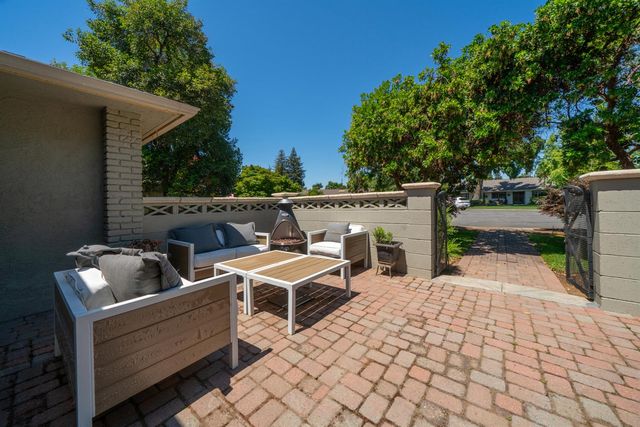 1745 W San Madele Avenue, Fresno, CA 93711