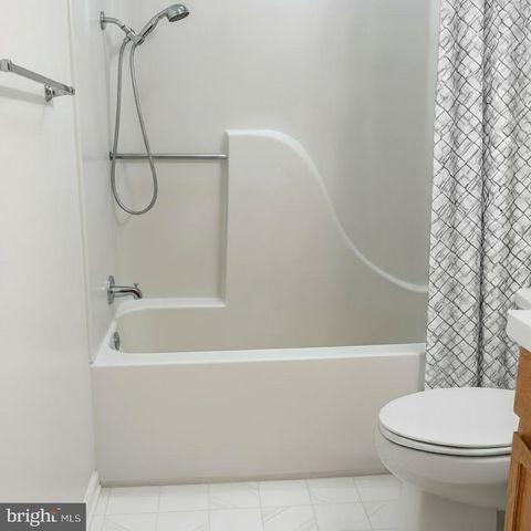 102 JUMPERS CIR #219, Baltimore, MD 21236