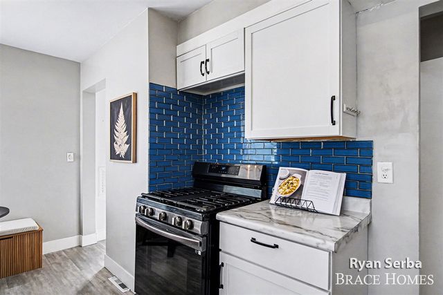 1009 Drexel Drive, Grand Rapids, MI 49505