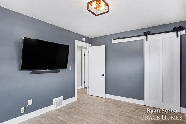 1009 Drexel Drive, Grand Rapids, MI 49505