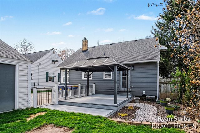 1009 Drexel Drive, Grand Rapids, MI 49505
