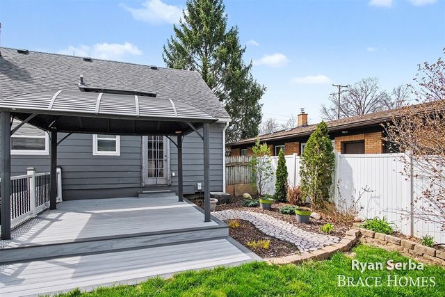 1009 Drexel Drive, Grand Rapids, MI 49505