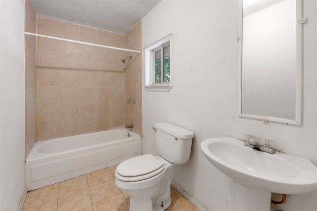 132 Horsesshoe Ln, Livingston, TX 77351