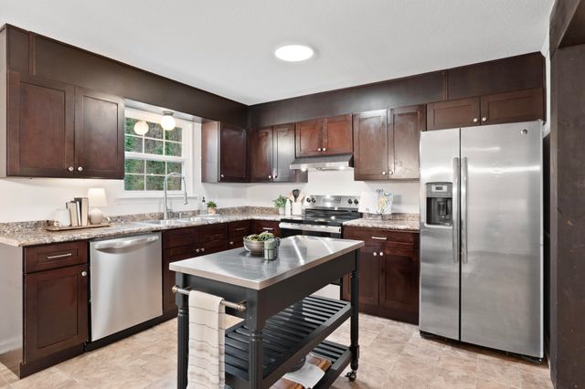 410 Bardwood Lane, Hixson, TN 37343