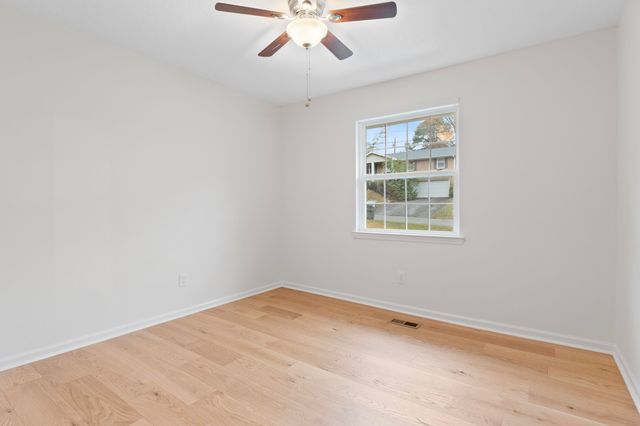 410 Bardwood Lane, Hixson, TN 37343