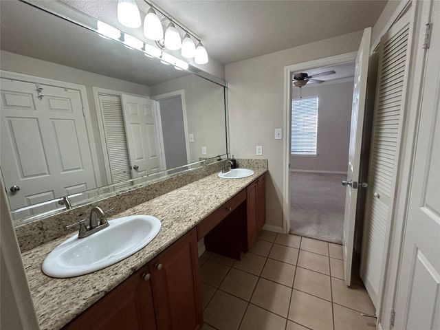 2255 Braeswood Park Drive 218, Houston, TX 77030