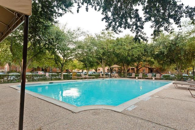 2255 Braeswood Park Drive 218, Houston, TX 77030