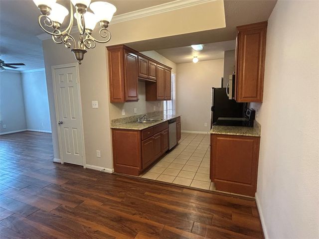 2255 Braeswood Park Drive 218, Houston, TX 77030