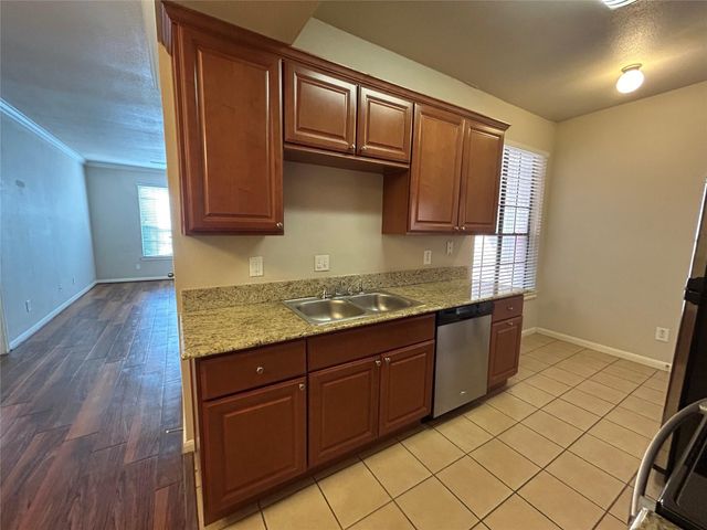 2255 Braeswood Park Drive 218, Houston, TX 77030