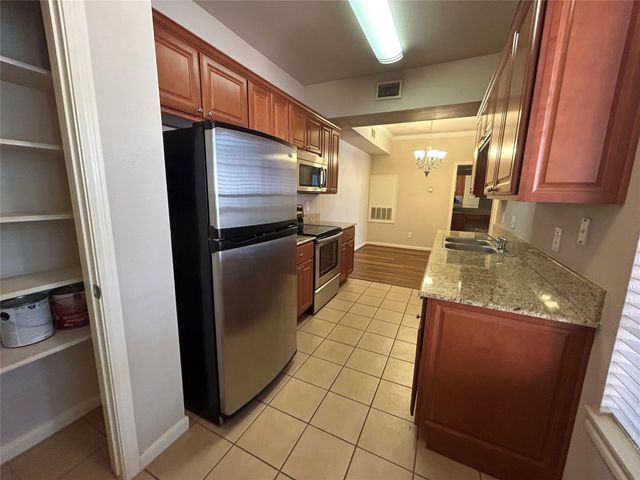 2255 Braeswood Park Drive 218, Houston, TX 77030