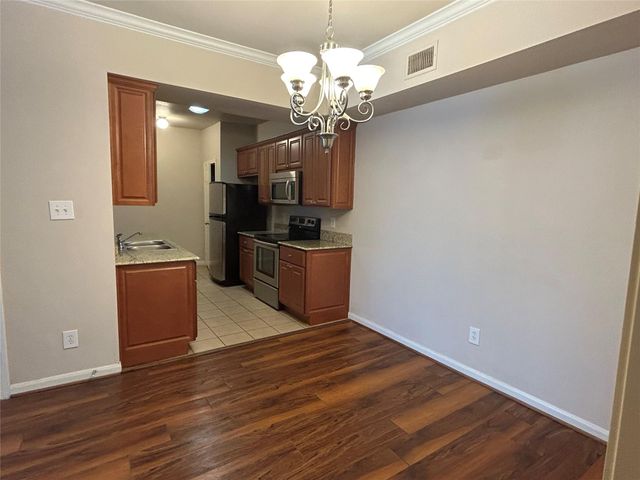 2255 Braeswood Park Drive 218, Houston, TX 77030