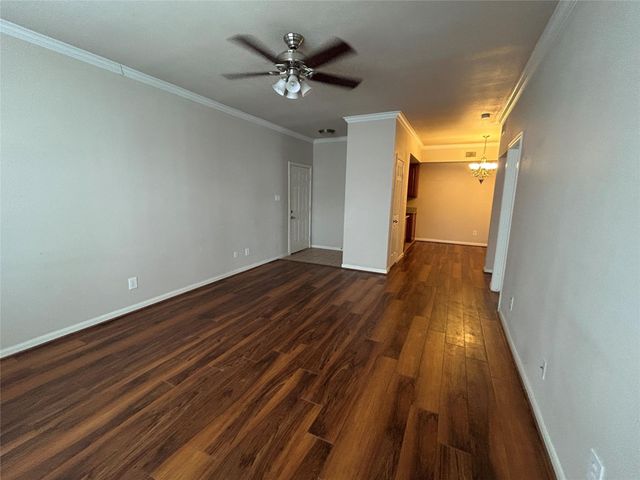 2255 Braeswood Park Drive 218, Houston, TX 77030