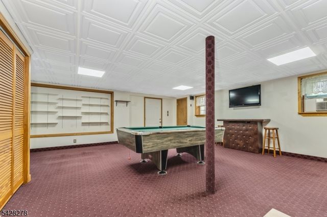 10 Chestnut Ave, Frenchtown Boro, NJ 08825