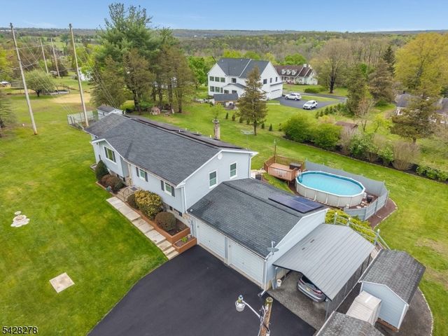 10 Chestnut Ave, Frenchtown Boro, NJ 08825
