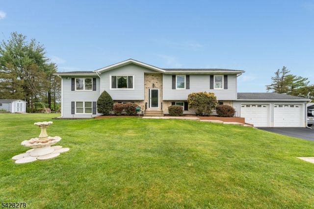 10 Chestnut Ave, Frenchtown Boro, NJ 08825