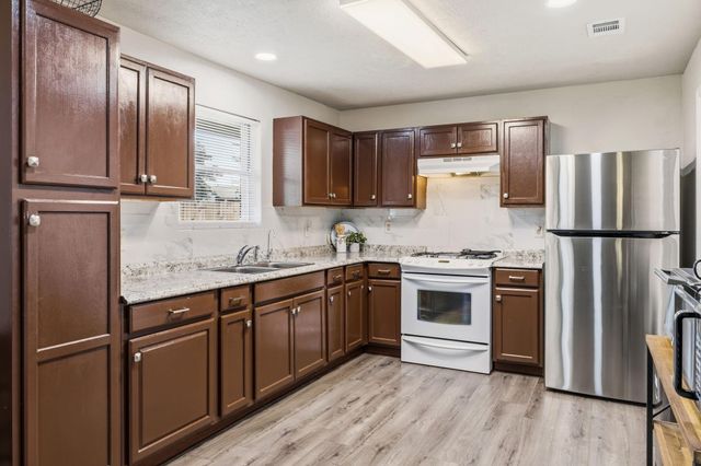 4502 Sage Circle, Baytown, TX 77521