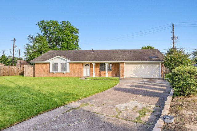 4502 Sage Circle, Baytown, TX 77521